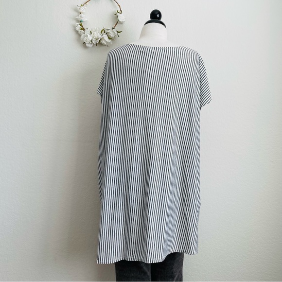 Max Studio Tie-Front Short Sleeve Top/Tunic - Picture 10 of 13
